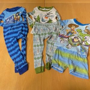 Disney Boys pajamas Mickey Mouse, frozen toy story